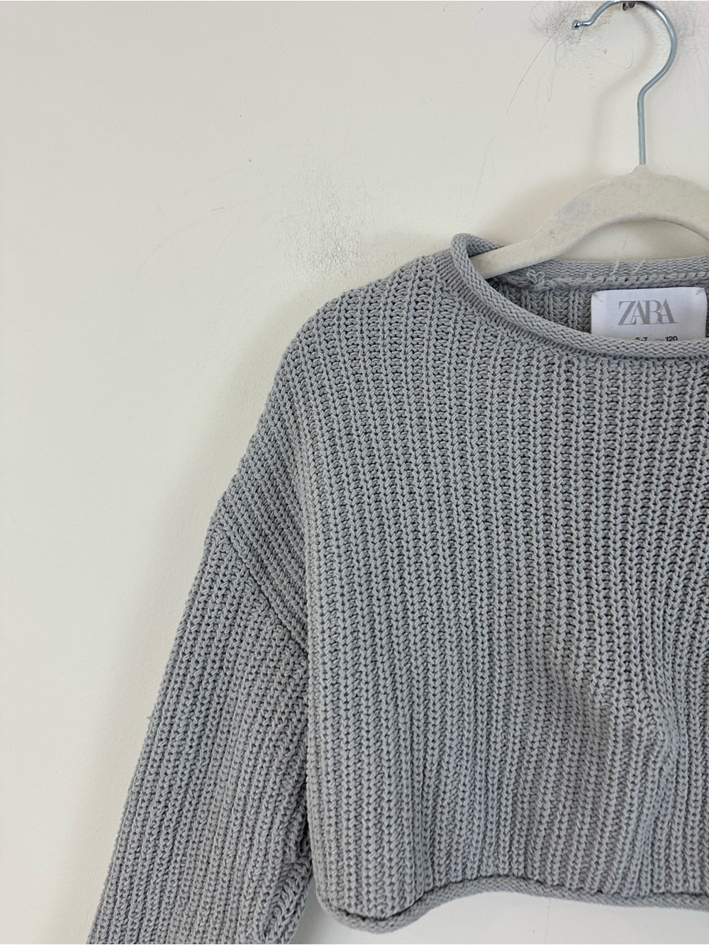 Zara Cropped Crewneck Sweater in Light Gray Size 6-7 Kid's Girls - Picture 2 of 4